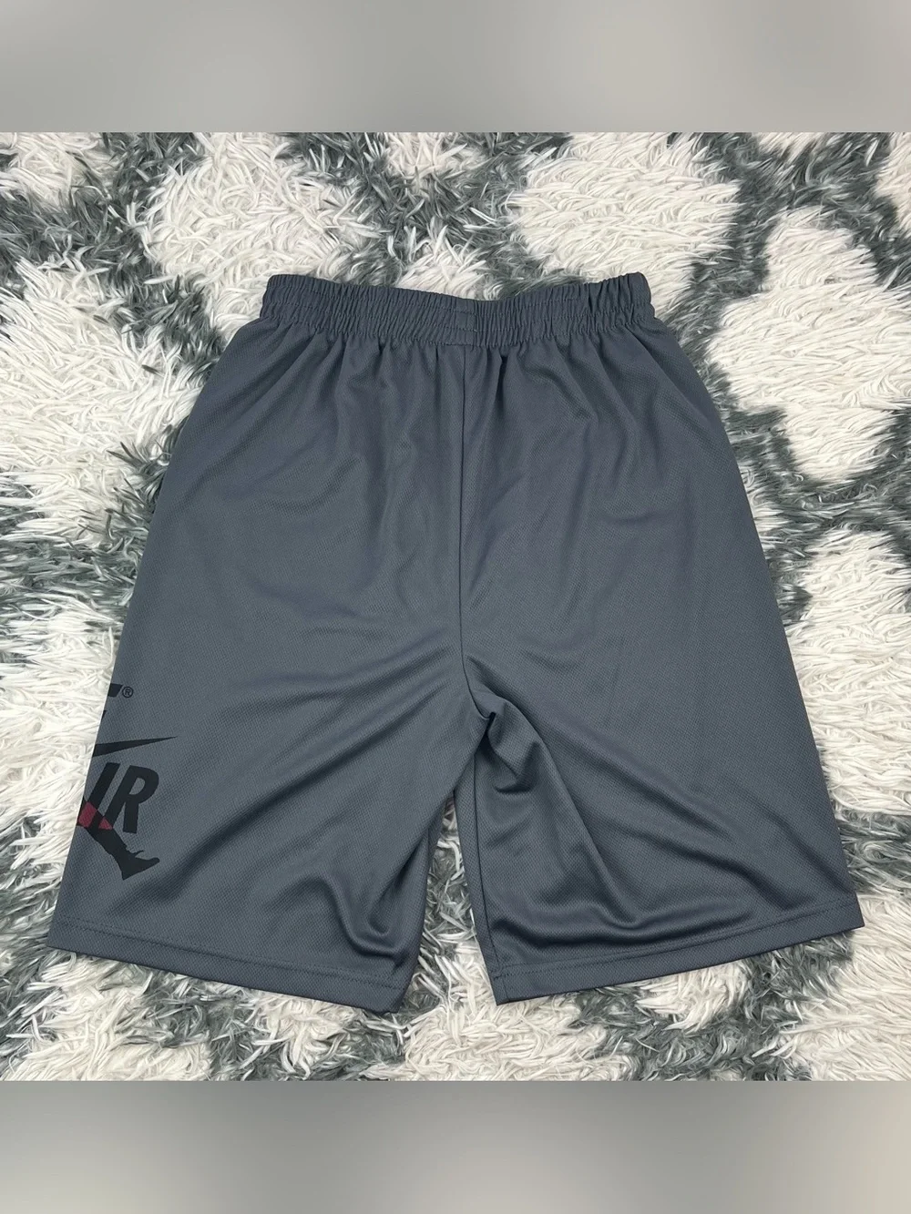 Nike Air Jordan Boys Youth Gray Logo Athletic Basketball Mesh Shorts Size XL